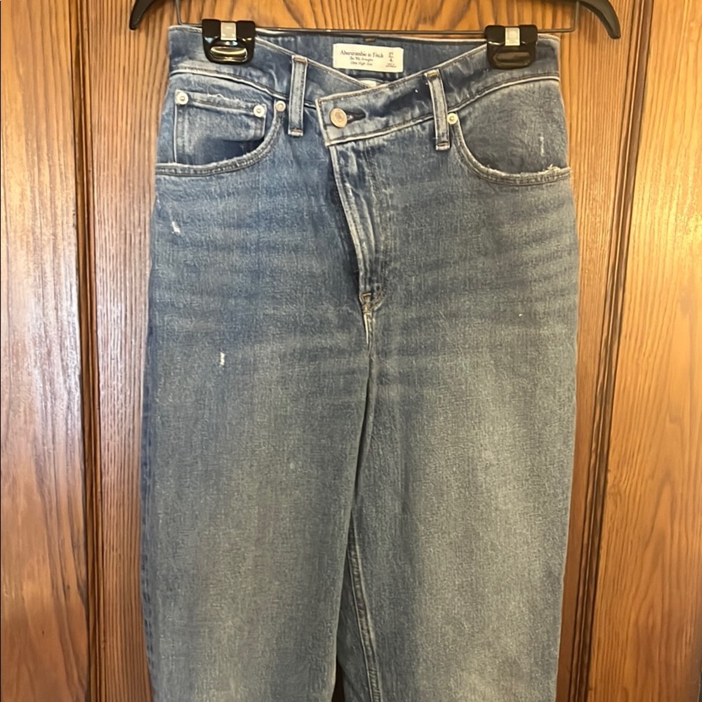 Abercrombie & Fitch High Rise Light Blue Jeans